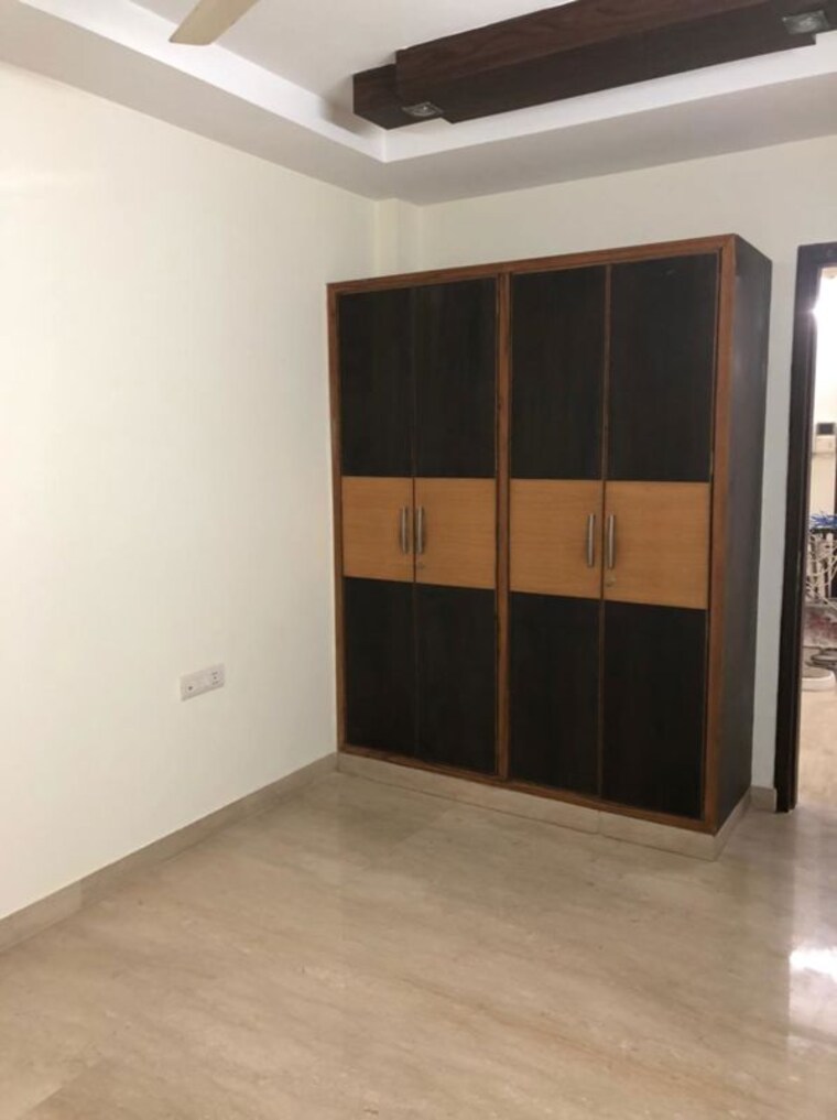 Room, shivalik colony 3 Bedroom 1800 Sq.Ft. Apartment In Shivalik Colony Delhi 10055965