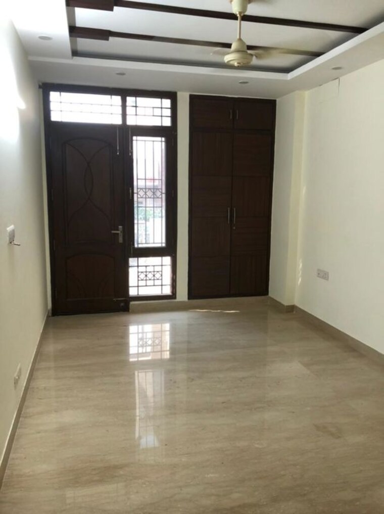 Room, shivalik colony 3 Bedroom 1800 Sq.Ft. Apartment In Shivalik Colony Delhi 10055965