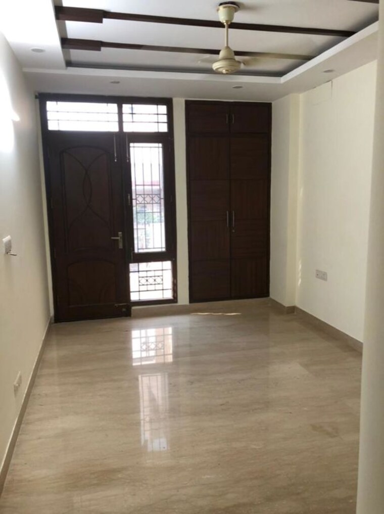 Room, shivalik colony 3 Bedroom 1800 Sq.Ft. Apartment In Shivalik Colony Delhi 10055965