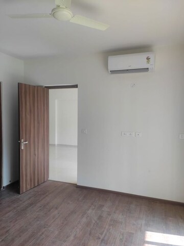 Room in 3 BHK Apartment at Shapoorji Pallonji Joyville Gurgaon, Sector 102 – for Rent