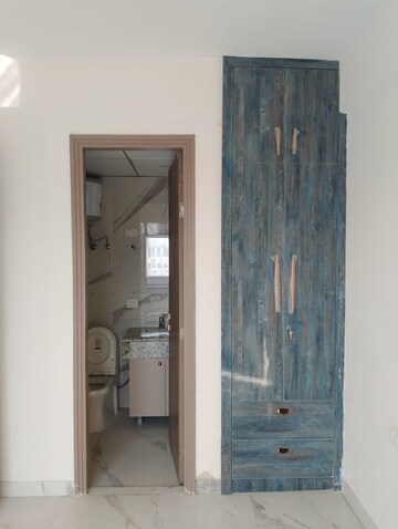 Furnished Amenities in 3.5 BHK Builder Floor at M3M Soulitude, Sector 89 – for Rent