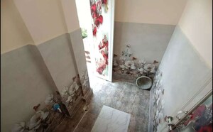 Bathroom in 2 BHK Independent House at Hazratganj – for Rent