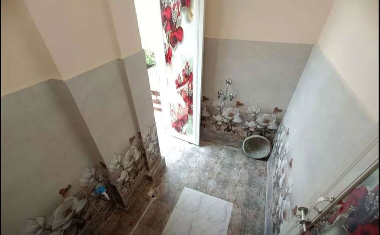 Bathroom, hazratganj 2 Bedroom 1600 Sq.Ft. Independent House In Hazratganj Lucknow 10056002