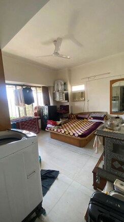 4 BHK Apartment For Sale in Hastiraj Apartment Vile Parle West