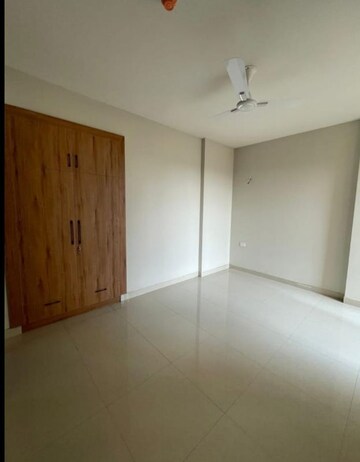 Room in 2 BHK Apartment at Wave Dream Homes, Wave City – for Rent
