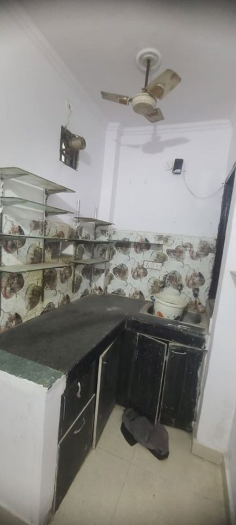 Kitchen, vishwas park 1.5 Bedroom 500 Sq.Ft. Builder Floor In Vishwas Park Delhi 10056024