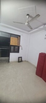 1.5 BHK + Extra Room 500 Sq.Ft. Builder Floor in Vishwas Park