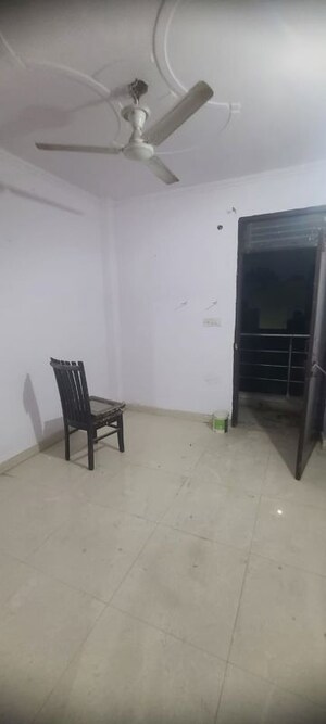 Room in 1.5 BHK Builder Floor at Vishwas Park – for Sale