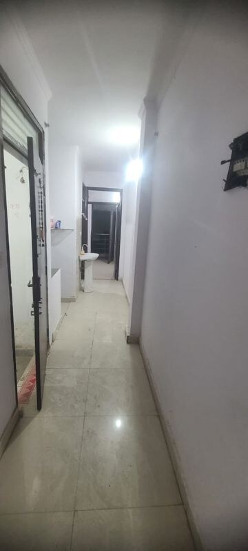 Building Lobby in 1.5 BHK Builder Floor at Vishwas Park – for Sale