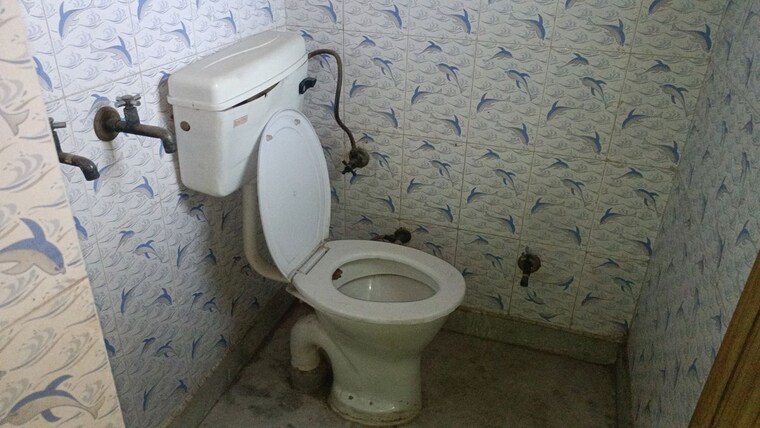 Bathroom, vaishali sector 3 2 Bedroom 750 Sq.Ft. Builder Floor In Vaishali Sector 3 Ghaziabad 10056026