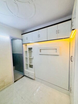 Bathroom in 1.5 BHK Builder Floor at Mayur Vihar – for Rent