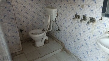 Bathroom in 2 BHK Builder Floor at Vaishali Sector 3 – for Rent