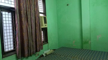 Bedroom in 2 BHK Builder Floor at Vaishali Sector 3 – for Rent