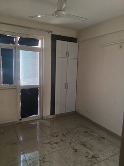 3 BHK Apartment For Sale in Wave Executive Floors