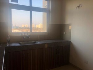 Room in 3 BHK Apartment at Emaar Emerald Floors, Sector 65 – for Rent