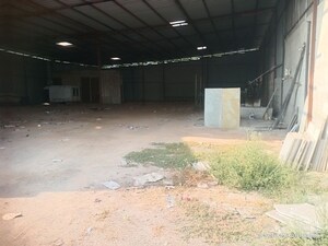 Parking in  Showroom at Padra – for Rent