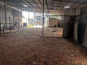 Parking in  Showroom at Padra – for Rent