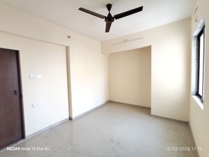 Room in 2 BHK Apartment at Paradigm Zenith Pushpanjali Residency Phase III, Ghodbunder Road – for Rent