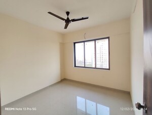 Room in 2 BHK Apartment at Paradigm Zenith Pushpanjali Residency Phase III, Ghodbunder Road – for Rent