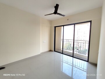 Room in 2 BHK Apartment at Paradigm Zenith Pushpanjali Residency Phase III, Ghodbunder Road – for Rent