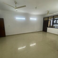 3 BHK + Extra Room Builder Floor For Rent in Sector 46
