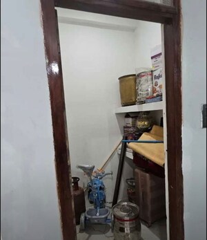 Furnished Amenities in 2 BHK Independent House at Nishat Ganj – for Rent