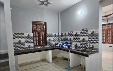 Bedroom in 2 BHK Independent House at Nishat Ganj – for Rent