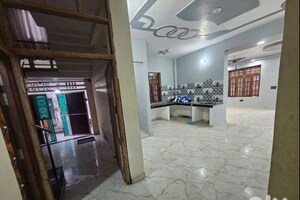 Parking in 2 BHK Independent House at Nishat Ganj – for Rent