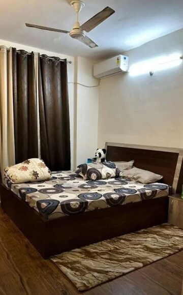 Bedroom in 2.5 BHK Builder Floor at Hazratganj – for Rent