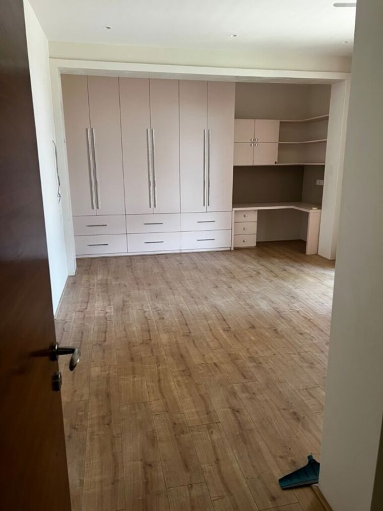 Room, rmz-sawaan-bangalore 5 Bedroom 4500 Sq.Ft. Villa In Yelahanka Bangalore 10056101