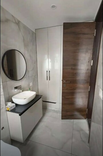 Bathroom in 2.5 BHK Apartment at Hazratganj – for Rent