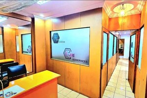  Office Space For Rent in Husainganj