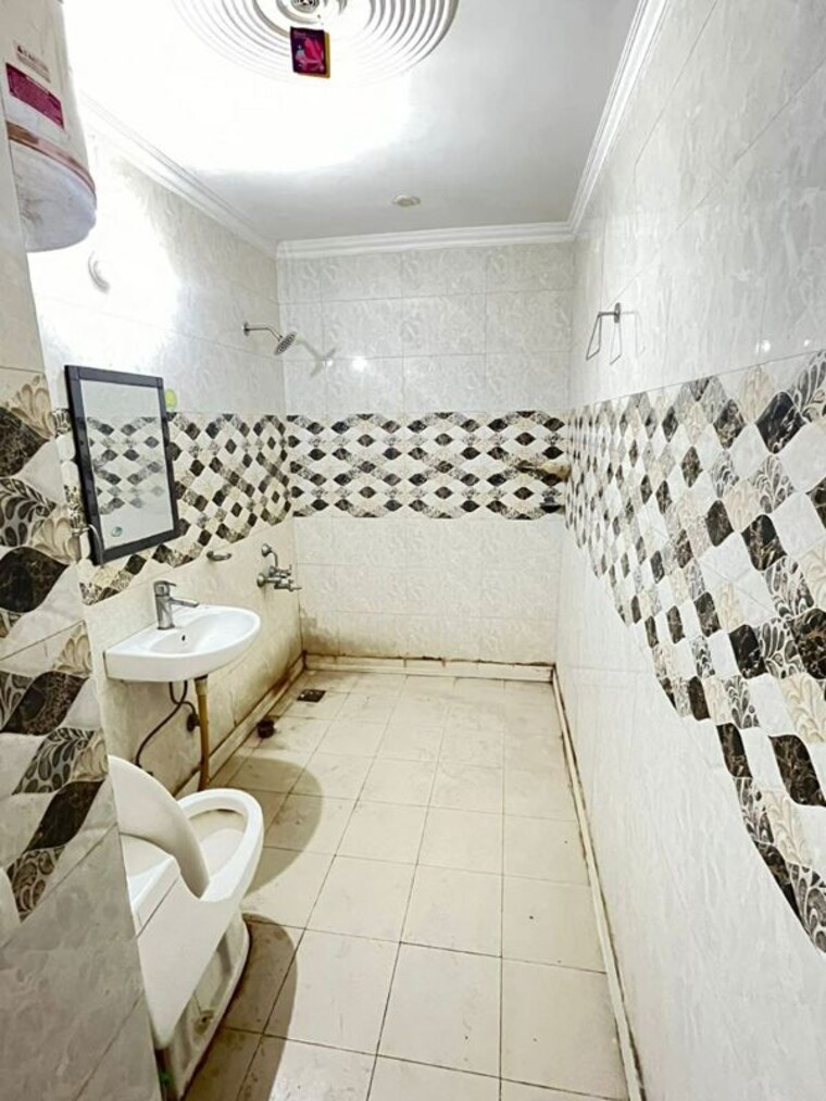Bathroom, rwa-apartments-sector-12 2 Bedroom 162 Sq.Mt. Apartment In Sector 12 Noida 10056112