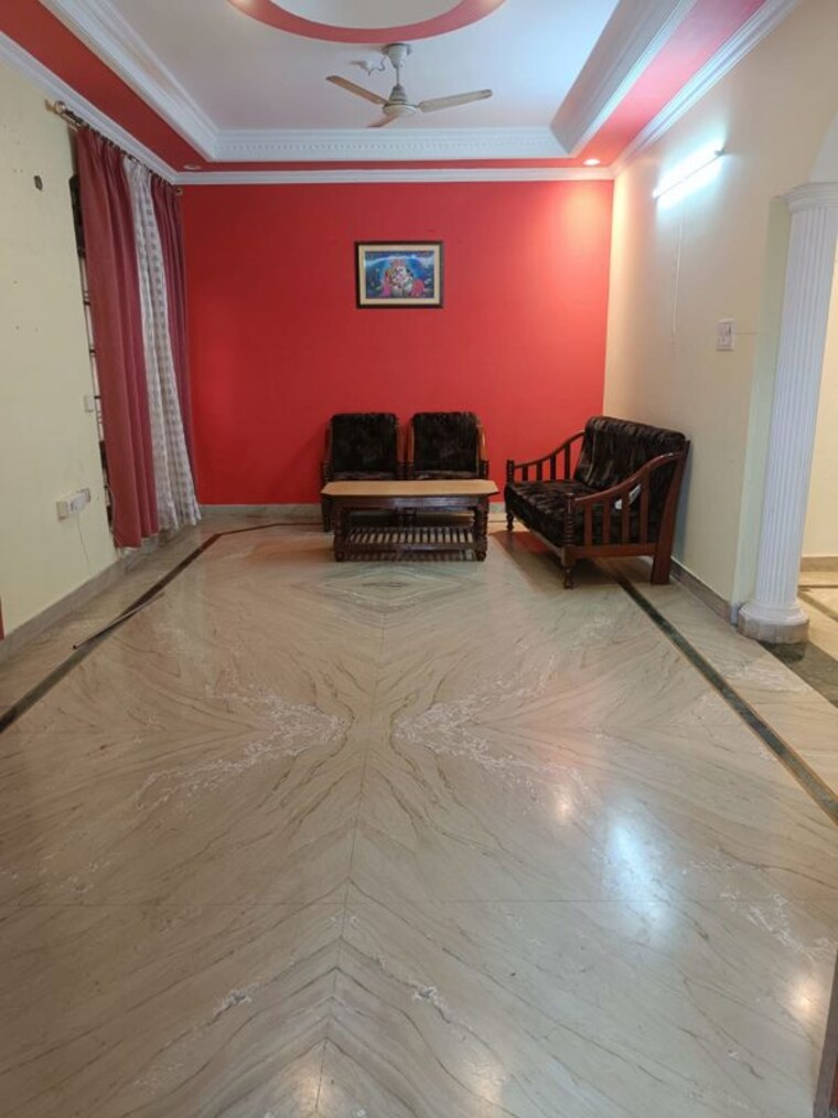 Room, hazratganj 3 Bedroom 1500 Sq.Ft. Apartment In Hazratganj Lucknow 10049287