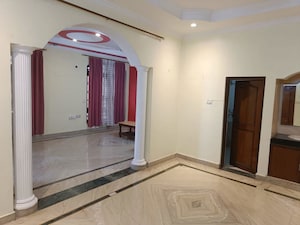 Bedroom in 3 BHK Apartment at Hazratganj – for Rent