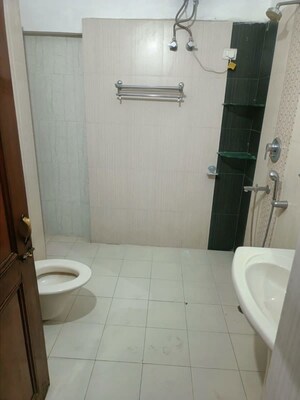 Bathroom in 3 BHK Apartment at Hazratganj – for Rent
