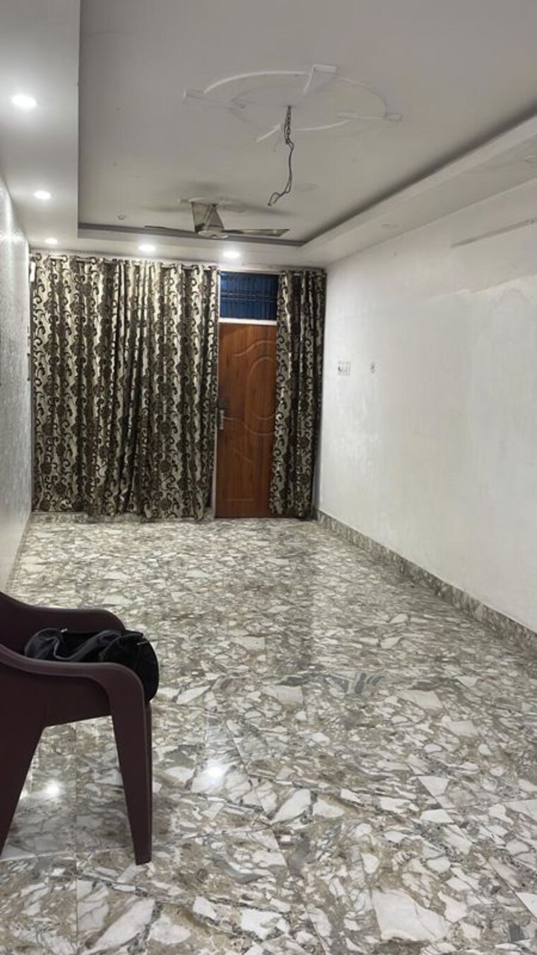 Bedroom, hazratganj 3 Bedroom 1500 Sq.Ft. Apartment In Hazratganj Lucknow 10049287