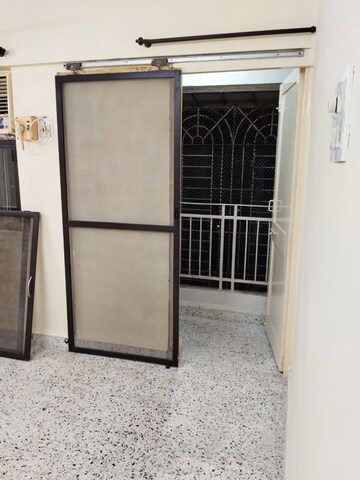 Room in 2 BHK Apartment at Lok Upvan Apartment Phase 2, Vasant Vihar – for Rent