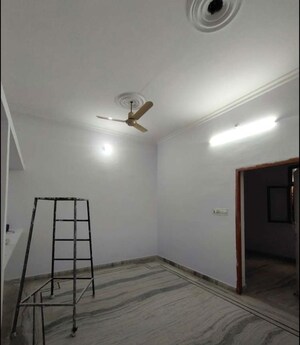 Room in 2 BHK Independent House at Gomti Nagar – for Rent