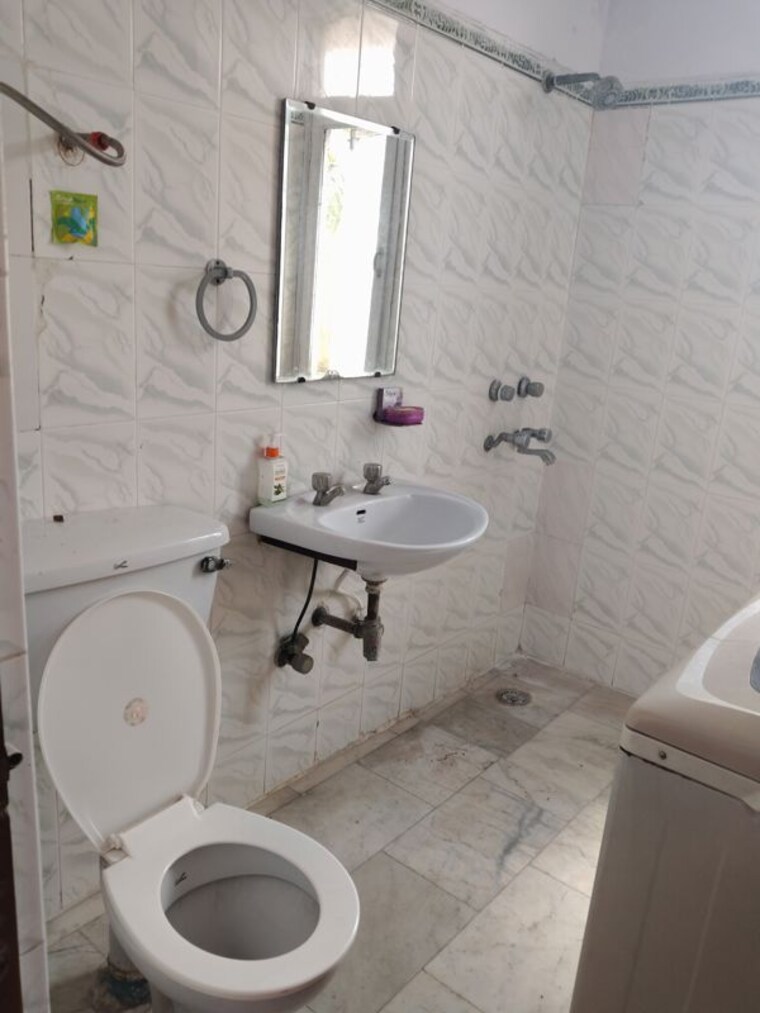 Bathroom, sector 21c 3 Bedroom 1450 Sq.Ft. Apartment In Sector 21c Faridabad 9175472