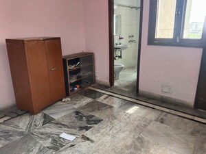 Room in 3 BHK Apartment at Sector 21c – for Rent