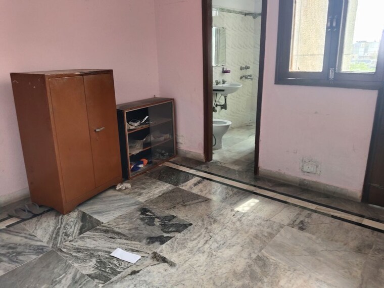 Room, sector 21c 3 Bedroom 1450 Sq.Ft. Apartment In Sector 21c Faridabad 9175472