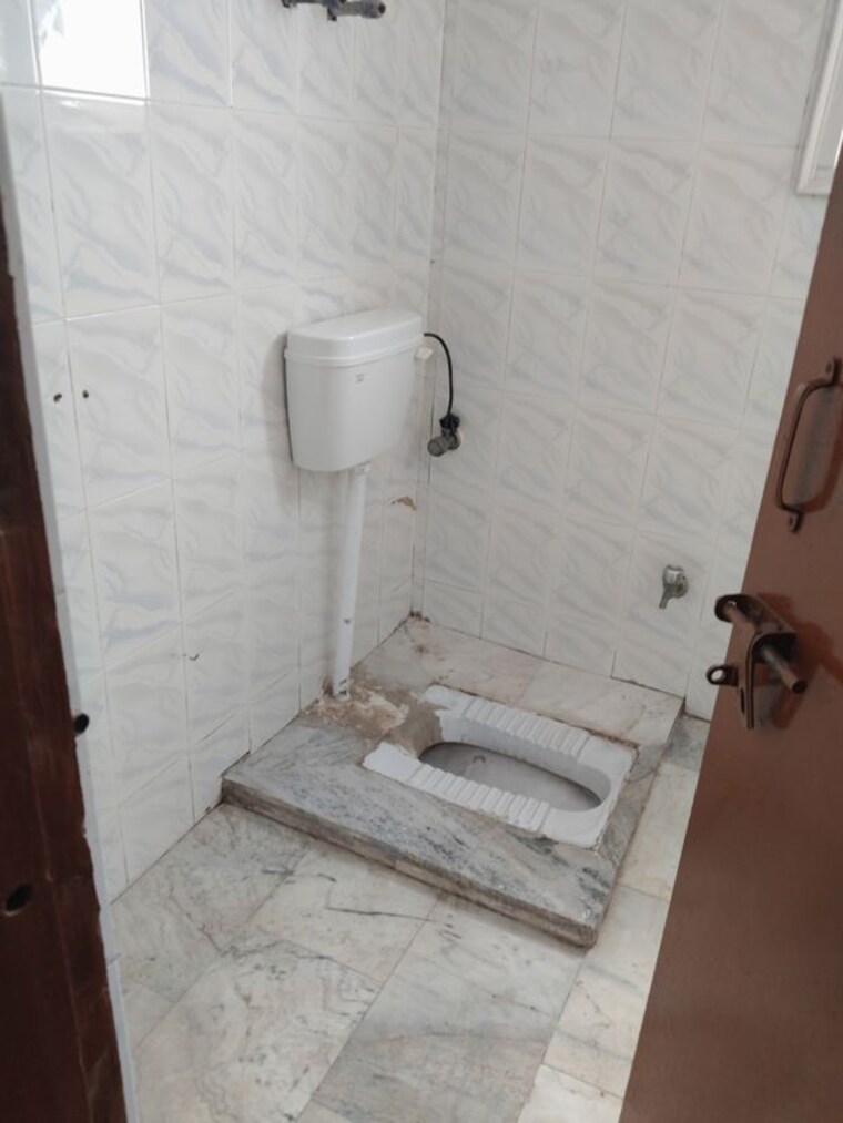 Bathroom, sector 21c 3 Bedroom 1450 Sq.Ft. Apartment In Sector 21c Faridabad 9175472