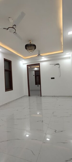 Room in 2 BHK Builder Floor at Chattarpur – for Rent