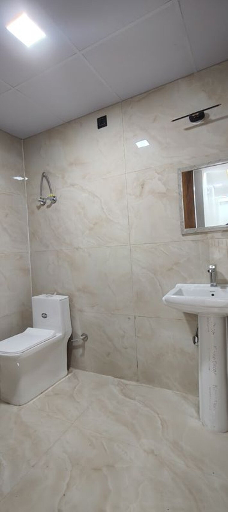 Attached Bathroom, chattarpur 2 Bedroom 850 Sq.Ft. Builder Floor In Chattarpur Delhi 10056177