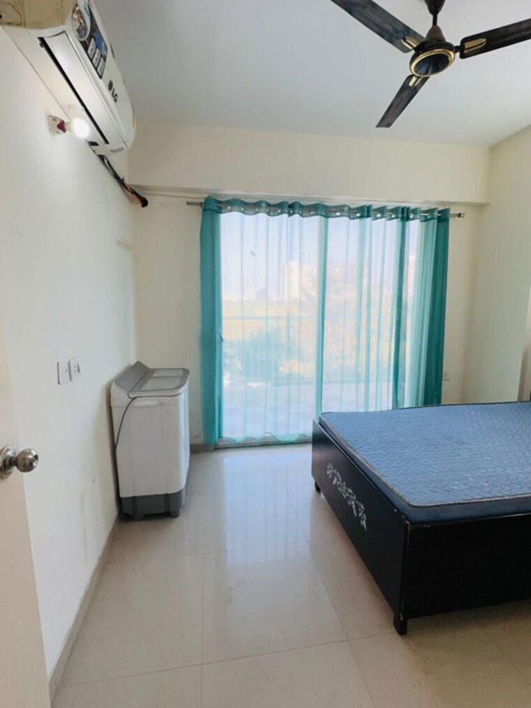 Bedroom, shree-vardhman-green-court 2 Bedroom 690 Sq.Ft. Apartment In Sector 90 Gurgaon 10056207