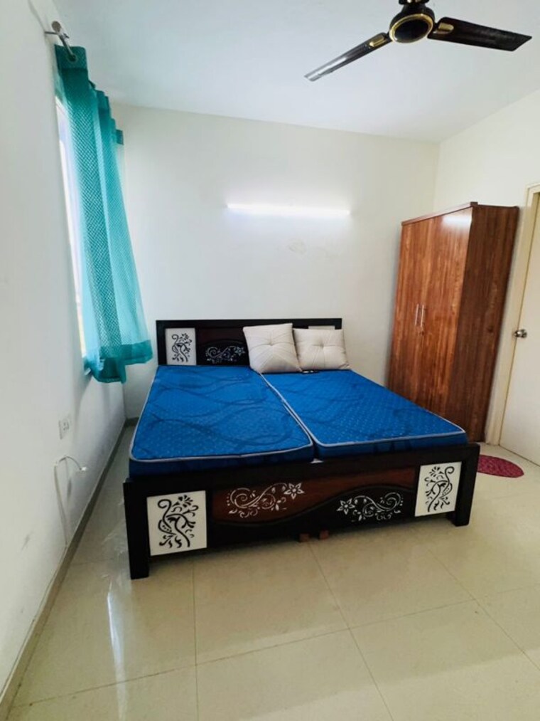 Bedroom, shree-vardhman-green-court 2 Bedroom 690 Sq.Ft. Apartment In Sector 90 Gurgaon 10056207