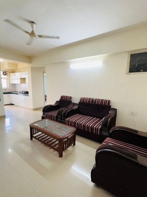 2 BHK Apartment For Rent in Shree Vardhman Green Court, Sector 90