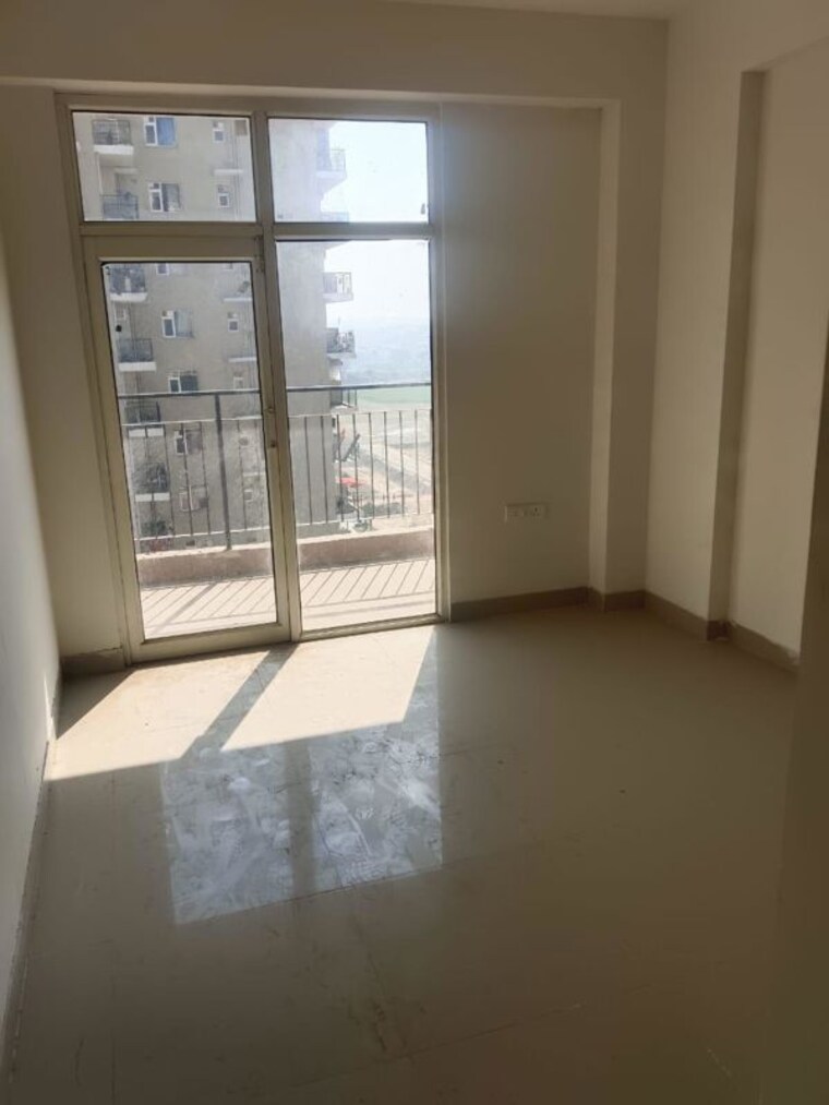 Room, sector 95 3 Bedroom 745 Sq.Ft. Apartment In Sector 95 Gurgaon 10056225