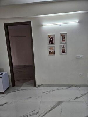 Room in 3.5 BHK Apartment at Smart World 79, Sector 79 – for Rent